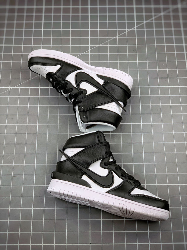 NIKE DUNK