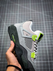 AIR JORDAN 4
